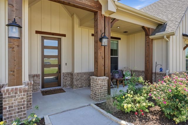 101 Howling Court, Godley, TX 76044