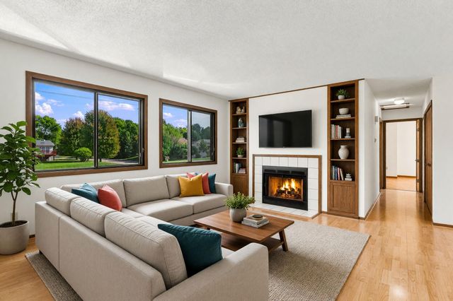 13156 90th Place N, Maple Grove, MN 55369