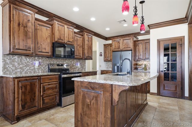 5007 E 82nd Street, Sperry, OK 74073