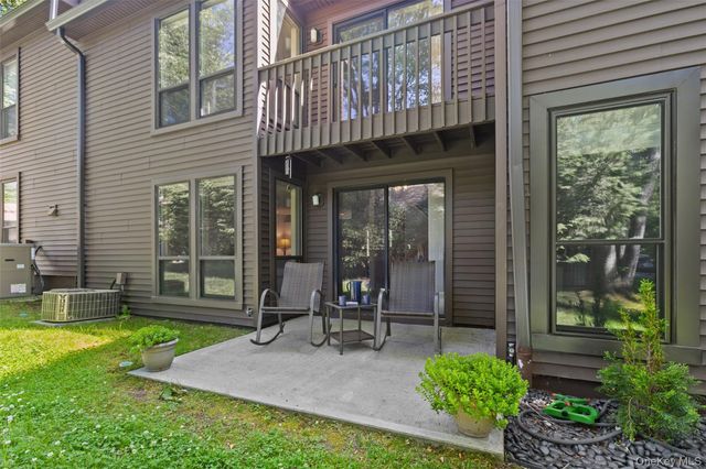 122 Woods Brooke Circle, Ossining, NY 10562