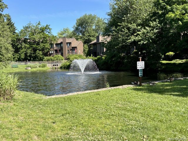 122 Woods Brooke Circle, Ossining, NY 10562