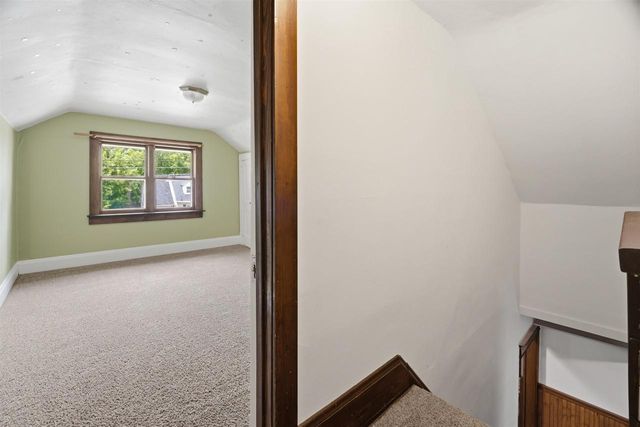 662 W WINNECONNE AVENUE, Neenah, WI 54956