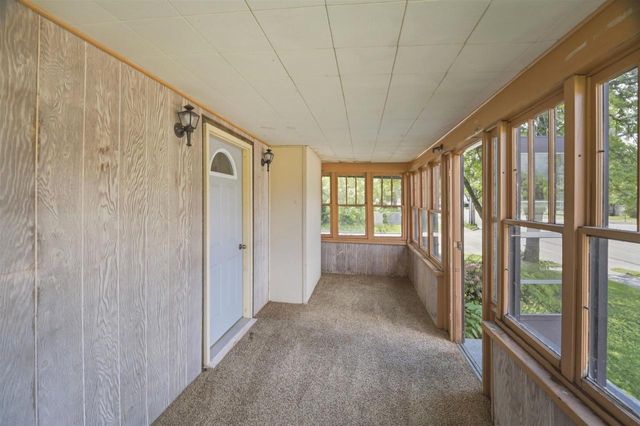 662 W WINNECONNE AVENUE, Neenah, WI 54956