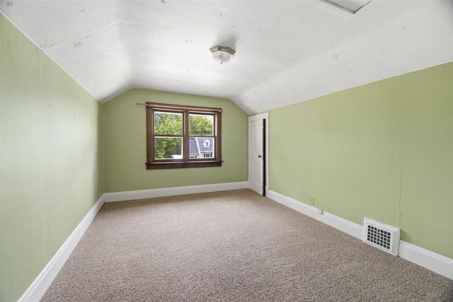 662 W WINNECONNE AVENUE, Neenah, WI 54956