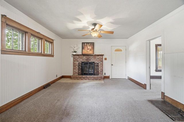 662 W WINNECONNE AVENUE, Neenah, WI 54956