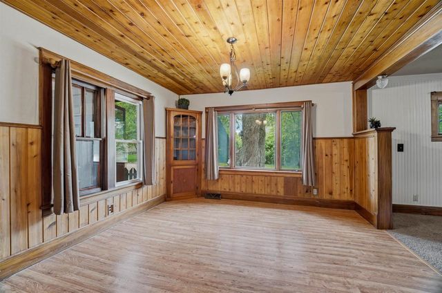 662 W WINNECONNE AVENUE, Neenah, WI 54956