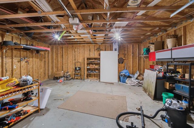 662 W WINNECONNE AVENUE, Neenah, WI 54956