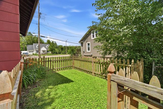 662 W WINNECONNE AVENUE, Neenah, WI 54956
