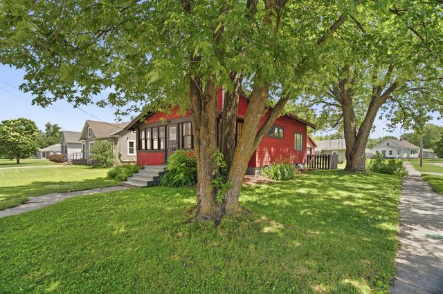 662 W WINNECONNE AVENUE, Neenah, WI 54956
