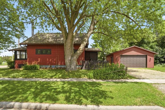 662 W WINNECONNE AVENUE, Neenah, WI 54956