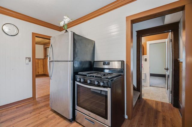 662 W WINNECONNE AVENUE, Neenah, WI 54956