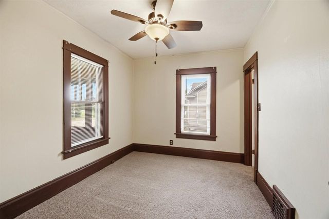662 W WINNECONNE AVENUE, Neenah, WI 54956