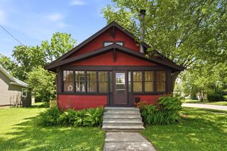 662 W WINNECONNE AVENUE, Neenah, WI 54956