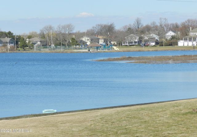 50 Valentine Street 12B, Monmouth Beach, NJ 07750