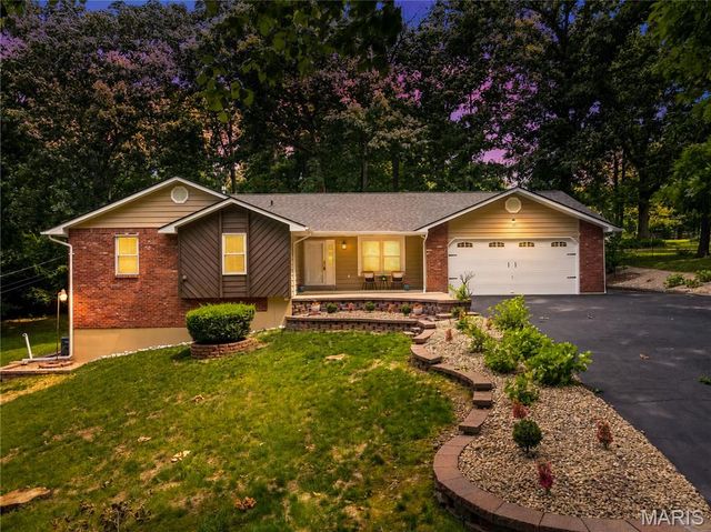 800 Pralle Lane, St Charles, MO 63303