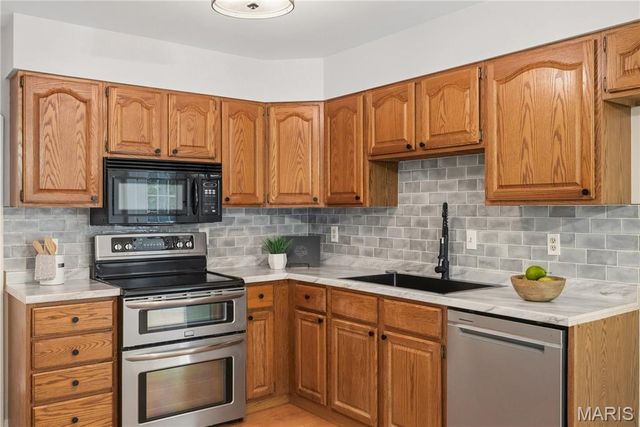 800 Pralle Lane, St Charles, MO 63303