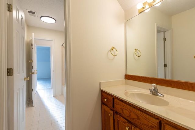 3510 SARA WOODS DR, Bartlett, TN 38133