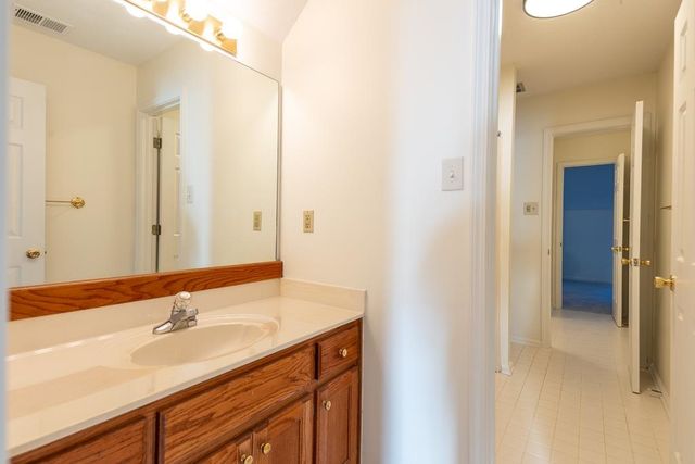 3510 SARA WOODS DR, Bartlett, TN 38133