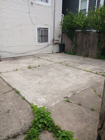 1905 W Cullerton Street, Chicago, IL 60608