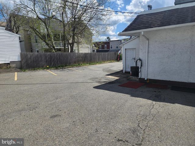 754 CHEROKEE ST, Fountain Hill, PA 18015