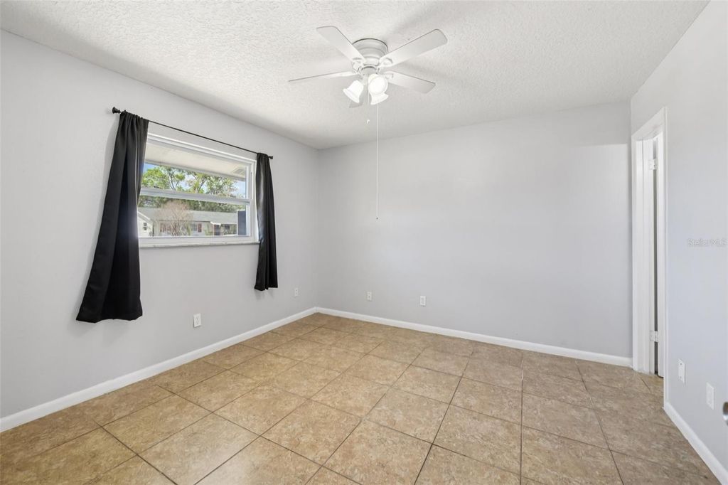 Image 11 of property listing at 2313 FLEET CIRCLE, Orlando, FL 32817