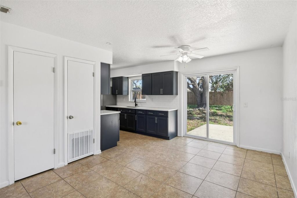 Image 5 of property listing at 2313 FLEET CIRCLE, Orlando, FL 32817