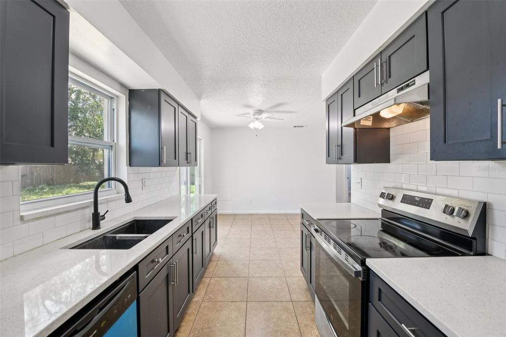 Image 9 of property listing at 2313 FLEET CIRCLE, Orlando, FL 32817