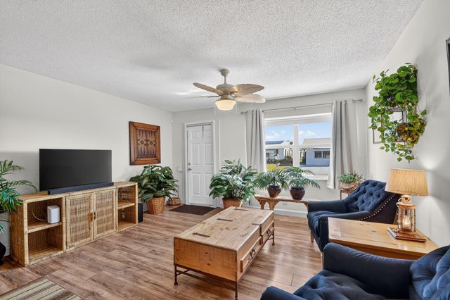 105 SW 9th Street, Boynton Beach, FL 33426