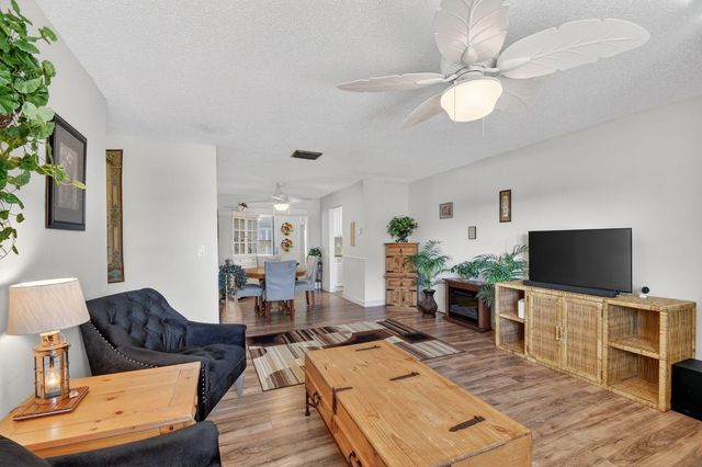 105 SW 9th Street, Boynton Beach, FL 33426