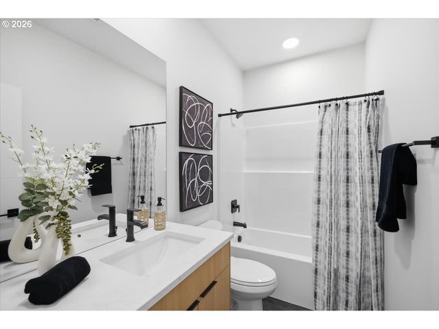 2110 NIGHTHAWK Ave, Stayton, OR 97383