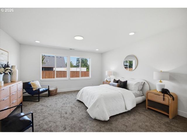 2110 NIGHTHAWK Ave, Stayton, OR 97383