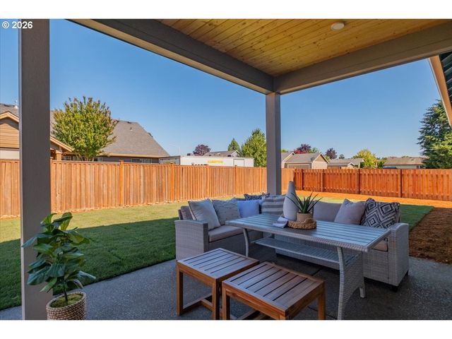 2110 NIGHTHAWK Ave, Stayton, OR 97383
