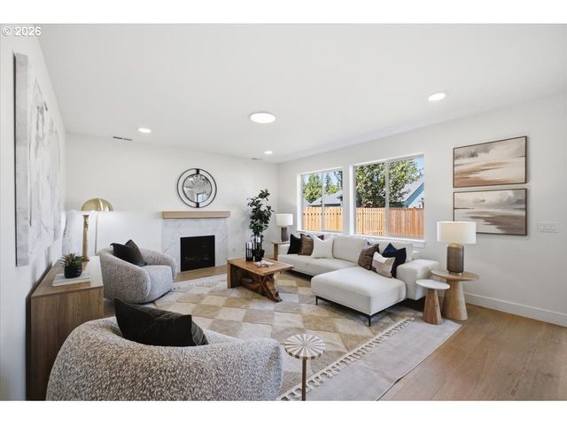 2110 NIGHTHAWK Ave, Stayton, OR 97383