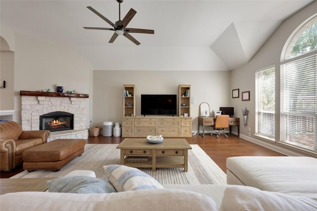 433 Ridgetop BND, Cedar Park, TX 78613