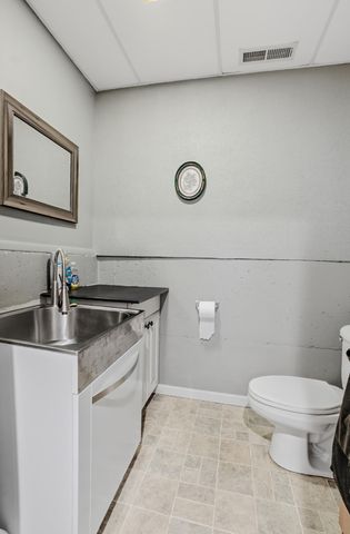 11419 VALLEY VIEW CT, Holts Summit, MO 65043