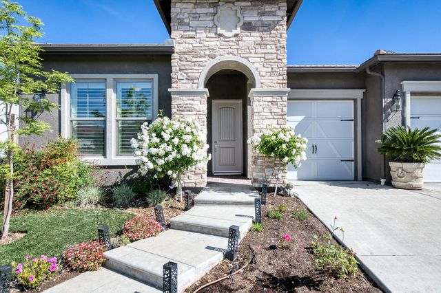 2723 Vermont Avenue, Clovis, CA 93619