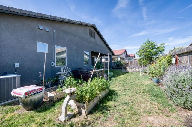 2723 Vermont Avenue, Clovis, CA 93619