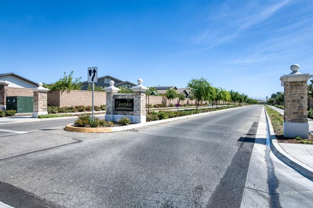 2723 Vermont Avenue, Clovis, CA 93619