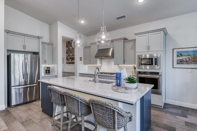 2723 Vermont Avenue, Clovis, CA 93619