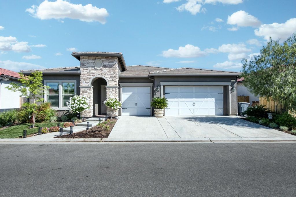 2723 Vermont Avenue, Clovis, CA 93619