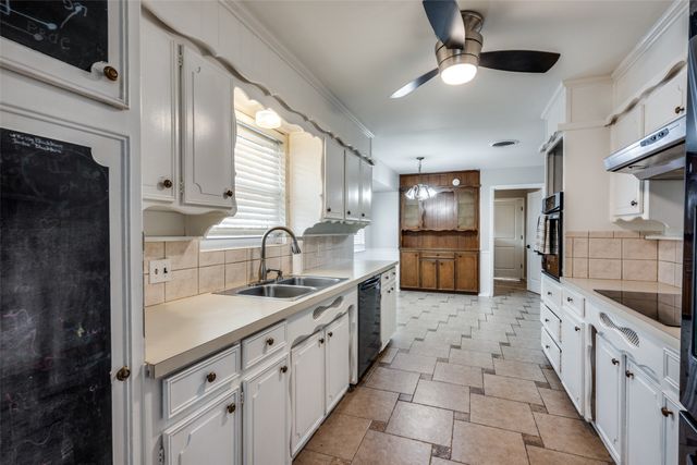 1428 Pamela Street, Hurst, TX 76053