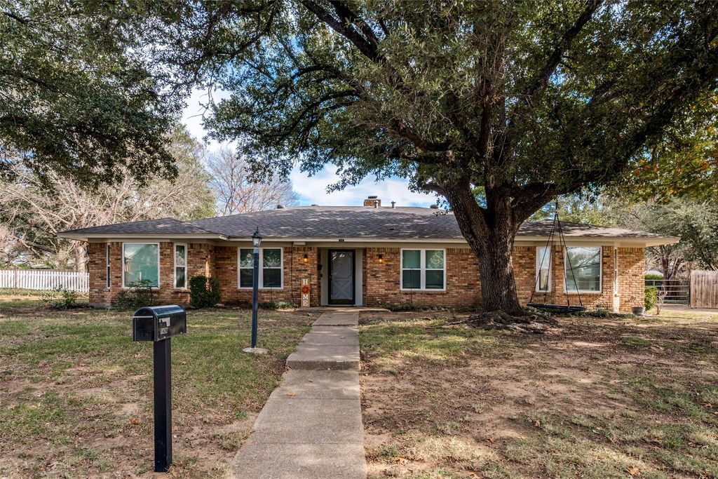 1428 Pamela Street, Hurst, TX 76053