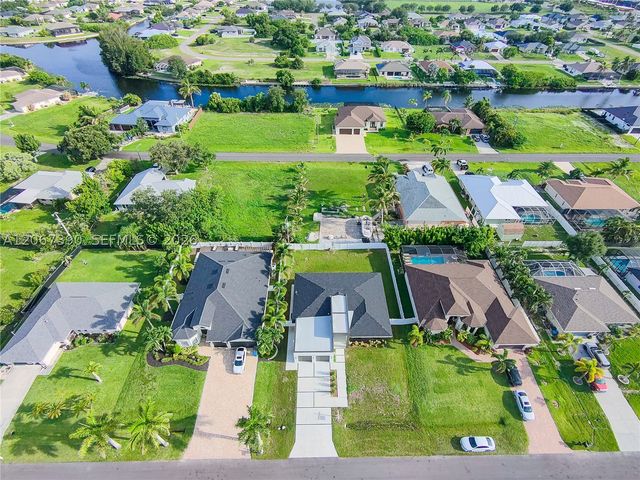 2700 2700 SW Ember Ter, Cape Coral, FL 33991