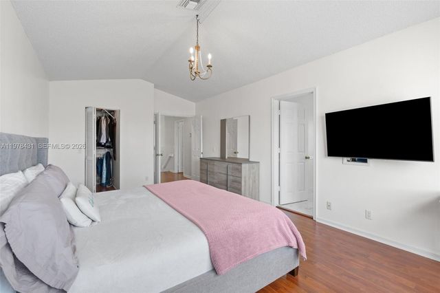 9838 NW 1st Mnr, Coral Springs, FL 33071