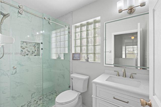 9838 NW 1st Mnr, Coral Springs, FL 33071