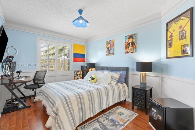 9838 NW 1st Mnr, Coral Springs, FL 33071