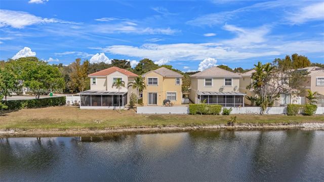 9838 NW 1st Mnr, Coral Springs, FL 33071