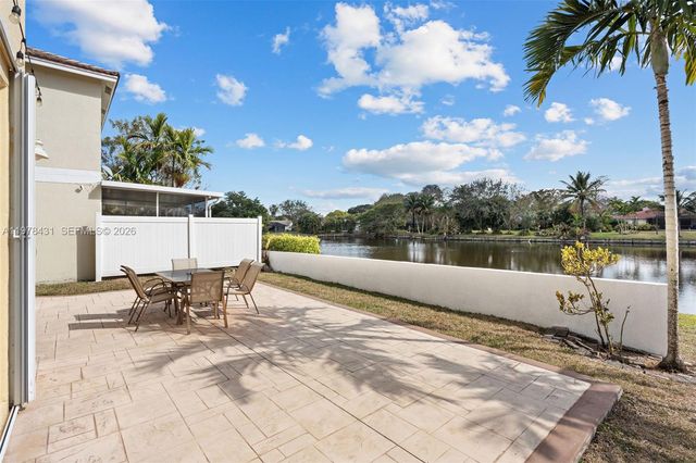 9838 NW 1st Mnr, Coral Springs, FL 33071