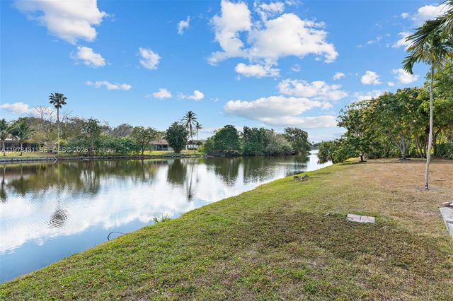 9838 NW 1st Mnr, Coral Springs, FL 33071