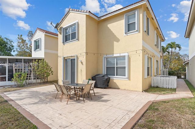 9838 NW 1st Mnr, Coral Springs, FL 33071